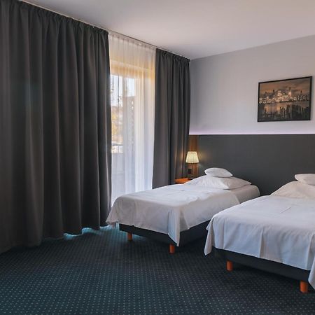 Hotel Poleczki Warsaw Airport Exteriér fotografie