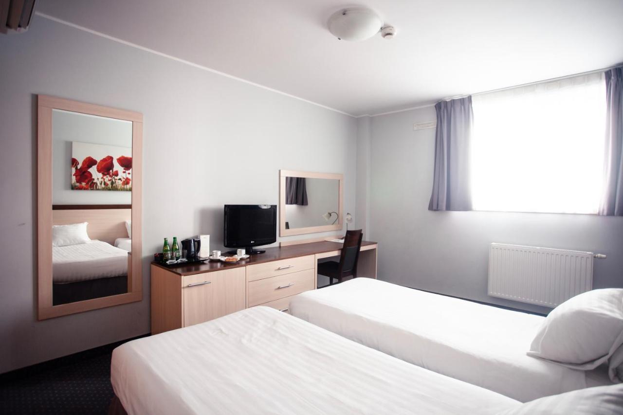 Hotel Poleczki Warsaw Airport Exteriér fotografie